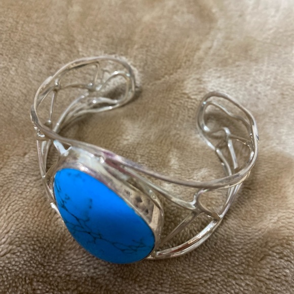 One of a kind turquoise cuff bracelet. - Picture 3 of 3
